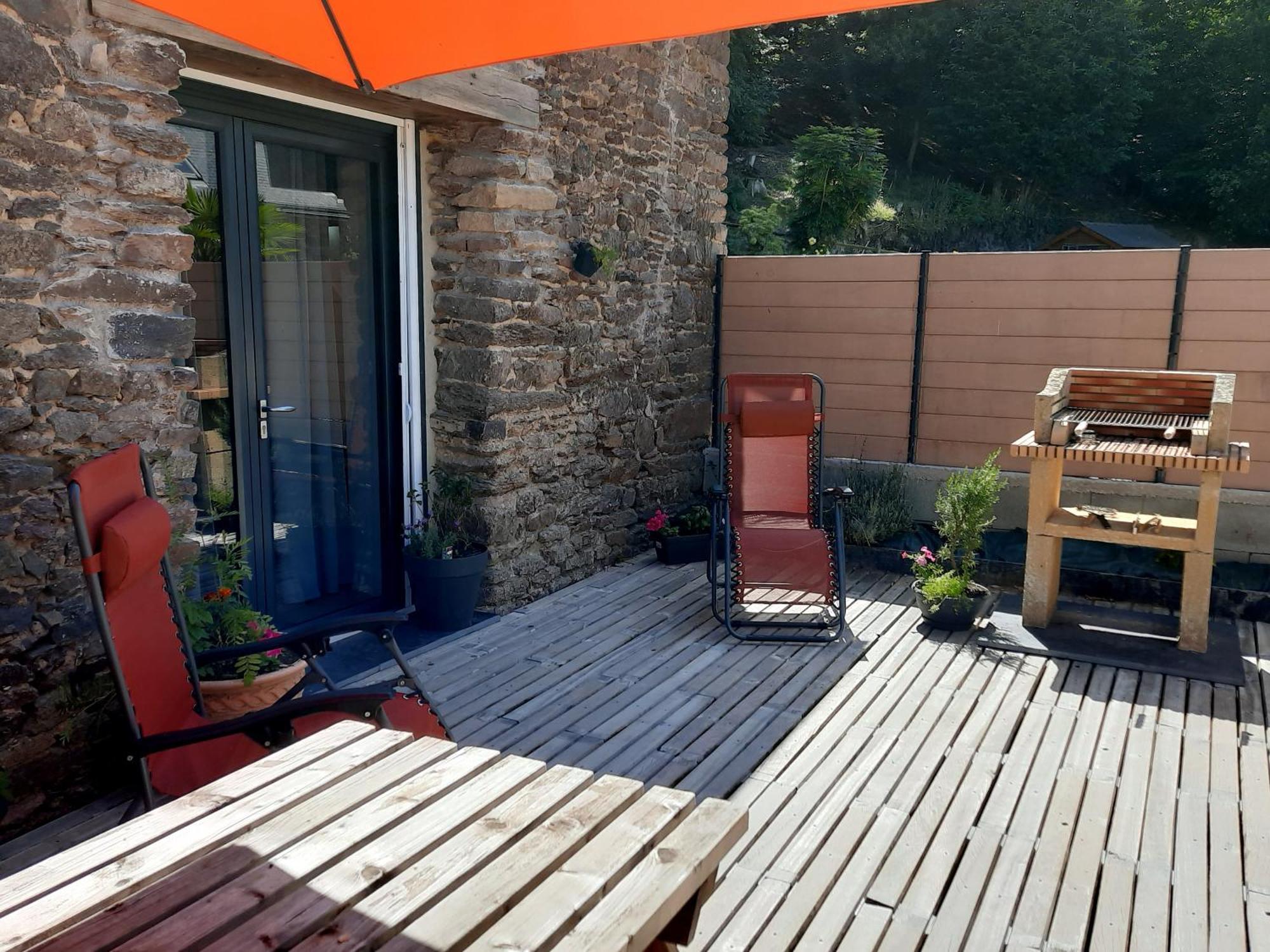 A La Memoire De Merlin & Spa Saint-Malon-sur-Mel Exterior photo